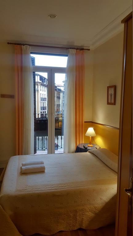 Pension Ibai San Sebastian Buitenkant foto